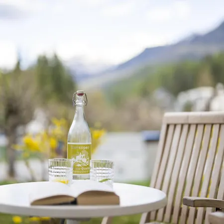 Chasa Valambrun 1001 アパート *